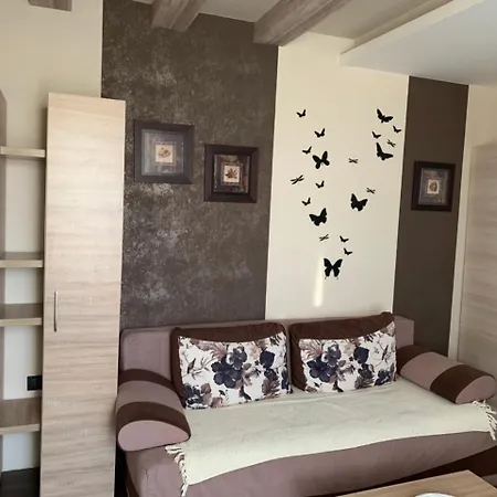 Lux Milmari Reko E4 Appartamento *